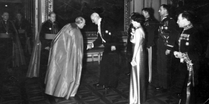 <%# $this->DataItem->marArticleFrom->title %