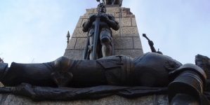 <%# $this->DataItem->marArticleFrom->title %