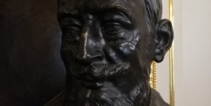 <%# $this->DataItem->marArticleFrom->title %