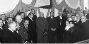 <%# $this->DataItem->marArticleFrom->title %