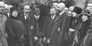 <%# $this->DataItem->marArticleFrom->title %