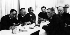 <%# $this->DataItem->marArticleFrom->title %