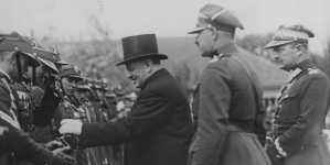 <%# $this->DataItem->marArticleFrom->title %