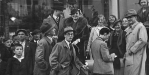 <%# $this->DataItem->marArticleFrom->title %