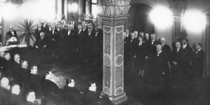 <%# $this->DataItem->marArticleFrom->title %