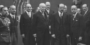 <%# $this->DataItem->marArticleFrom->title %