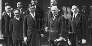 <%# $this->DataItem->marArticleFrom->title %