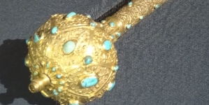 <%# $this->DataItem->marArticleFrom->title %