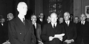 <%# $this->DataItem->marArticleFrom->title %