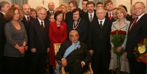 <%# $this->DataItem->marArticleFrom->title %