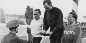 <%# $this->DataItem->marArticleFrom->title %