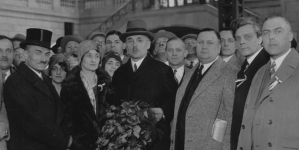 <%# $this->DataItem->marArticleFrom->title %