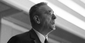 <%# $this->DataItem->marArticleFrom->title %