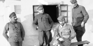 <%# $this->DataItem->marArticleFrom->title %