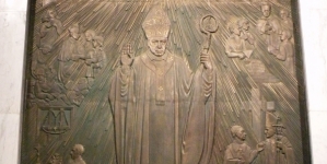 <%# $this->DataItem->marArticleFrom->title %