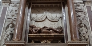 <%# $this->DataItem->marArticleFrom->title %