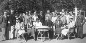 Wycieczka absolwentów Wydziału Lekarskiego Uniwersytetu Stefana Batorego w Wilnie do Truskawca we wrześniu 1932 roku.