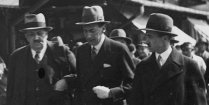 <%# $this->DataItem->marArticleFrom->title %