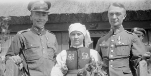 <%# $this->DataItem->marArticleFrom->title %