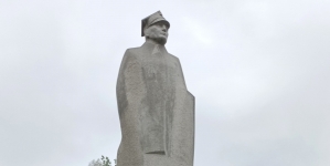 <%# $this->DataItem->marArticleFrom->title %