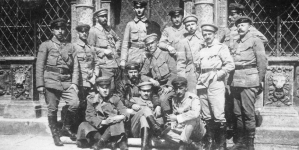 <%# $this->DataItem->marArticleFrom->title %