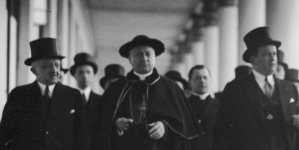 <%# $this->DataItem->marArticleFrom->title %