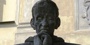 <%# $this->DataItem->marArticleFrom->title %