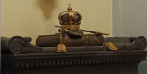 <%# $this->DataItem->marArticleFrom->title %