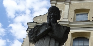 <%# $this->DataItem->marArticleFrom->title %