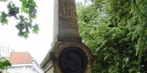 <%# $this->DataItem->marArticleFrom->title %