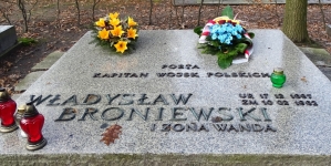 <%# $this->DataItem->marArticleFrom->title %