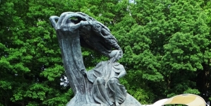 <%# $this->DataItem->marArticleFrom->title %