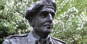 <%# $this->DataItem->marArticleFrom->title %