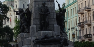 <%# $this->DataItem->marArticleFrom->title %