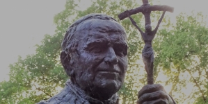 <%# $this->DataItem->marArticleFrom->title %