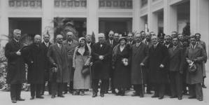 <%# $this->DataItem->marArticleFrom->title %