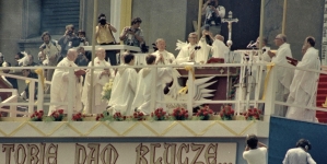 <%# $this->DataItem->marArticleFrom->title %