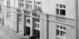 <%# $this->DataItem->marArticleFrom->title %