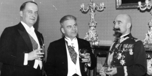 <%# $this->DataItem->marArticleFrom->title %