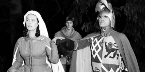 <%# $this->DataItem->marArticleFrom->title %