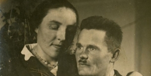 <%# $this->DataItem->marArticleFrom->title %