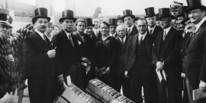 <%# $this->DataItem->marArticleFrom->title %