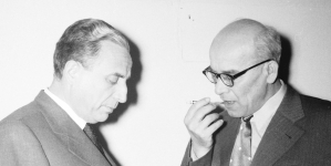 <%# $this->DataItem->marArticleFrom->title %