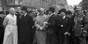 <%# $this->DataItem->marArticleFrom->title %