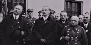 <%# $this->DataItem->marArticleFrom->title %