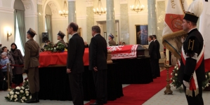 <%# $this->DataItem->marArticleFrom->title %