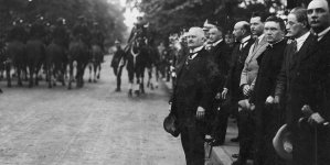 <%# $this->DataItem->marArticleFrom->title %