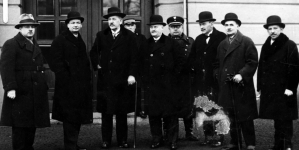 <%# $this->DataItem->marArticleFrom->title %