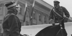 <%# $this->DataItem->marArticleFrom->title %