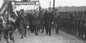 <%# $this->DataItem->marArticleFrom->title %